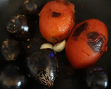 Foto del paso 1 de la receta: Acelgas rellenas en chile cascabel