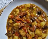 Pas rețetă Mushroom stew with potatoes, vegetables and sausages 1 fotografie