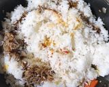 A picture of step 2 of Schezwan Rice.