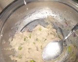 Foto langkah ke 2 dari resep Sawi gulung isi ayam saos pedas.