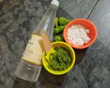 A picture of step 1 of Hari mircho ki khatti chutney.
