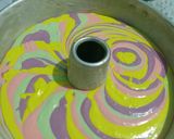 Foto langkah ke 8 dari resep Bolu Kukus motif zebra rainbow.