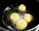 Hình bước làm 6 của món Le zeppole ( bánh choux chiên)