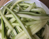 Foto del paso 4 de la receta: Tallarines de Zuchinni con Langostinos