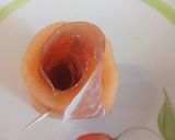 A picture of step 3 of Rosaline di melone e prosciutto.