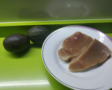 Foto del paso 1 de la receta: Filete de atún con aguacate 🥑 🤤