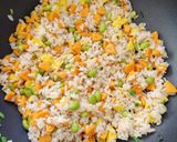 Foto langkah ke 4 dari resep Nasi Goreng Sosis.