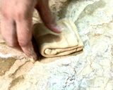 A picture of step 4 of Khasta Karara Paratha.