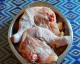 Foto langkah ke 7 dari resep Ayam Kurma Apel Oven dan Kentang Karamel.