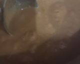 A picture of step 2 of Besan ka halwa.