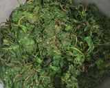 Foto langkah ke 4 dari resep Tips memasak daun semanggi.