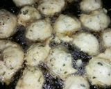 A picture of step 5 of Aloo or moong daal k bhallay.