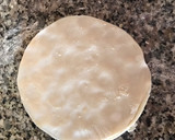 Foto del paso 2 de la receta: Tarta de ricota - jamón cocido - queso individual 🥧