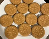 Foto del paso 3 de la receta: Galletas María rellenas con coco