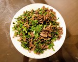 Hình bước làm 3 của món Bò xào hoa thiên lý