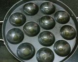 A picture of step 10 of Tricoloured Suji Mix Veg Appe.