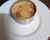 Foto del paso 2 de la receta: Arroz con chistorra, pimiento y zanahoria con huevo frito