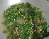 Foto langkah ke 4 dari resep Daun singkong masak santan.