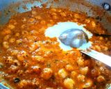 A picture of step 5 of Makhana kaju curry.