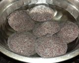 A picture of step 4 of Ragi Idli cum dahi bhalla.