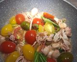 Foto del passaggio 4 della ricetta Ragù Estivo di Calamari Spillo