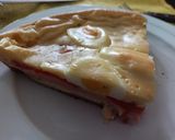 Foto del paso 5 de la receta: Torta de masa licuada con fiambre, huevo y tomate