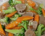 Foto langkah ke 5 dari resep 760. Tumis Brokoli Wortel ala Chinese Resto.