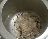 A picture of step 2 of Matar pulao.