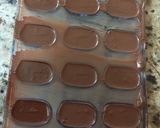 Foto del paso 7 de la receta: Bombones de chocolate rellenos de vino