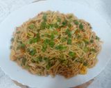A picture of step 5 of Tomato chow mien.