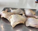 Foto del paso 1 de la receta: Muslos de pollo al orégano