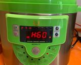 Foto del paso 4 de la receta: Bizcocho de yogur de fresa con pepitas de chocolate.Thermomix y tradicional. En horno y en olla GM