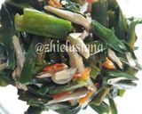 Foto langkah ke 5 dari resep Tumis genjer teri asin.