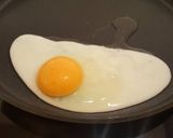 Tökéletes tükörtojás recept fázis 4 fotója
