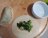 Foto del paso 2 de la receta: Empanadas de pechuga de pollo, espinacas y mozzarella