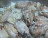 Foto del paso 2 de la receta: Guiso de alas de pollo en salsa verde