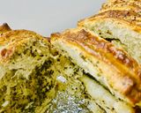 Foto del paso 9 de la receta: PAN 🥖 LIBRO 📚 RELLENO DE QUESO 🧀 Y ALBAHACA 🌿