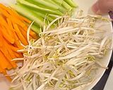 Hình bước làm 1 của món Vịt 2 món (phần 1: vịt quay xào)