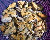 Foto langkah ke 1 dari resep Kerang cabe ijo.