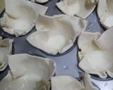 صورة لخطوة 1 من وصفة كب بف باستري بالدجاج