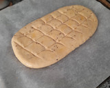 Foto del paso 9 de la receta: Coca de anís, crema y piñones v2