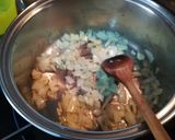 A picture of step 2 of Garlic Soup with Chorizo.