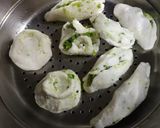 A picture of step 3 of Rice&peas dumplings.