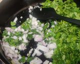 A picture of step 3 of Aloo palak.