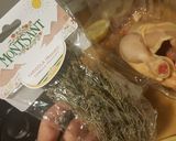Foto del paso 1 de la receta: Picantón a las finas hierbas con toque al Limón
