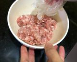 Hình bước làm 1 của món Mực nhồi thịt chiên