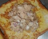 Gambar langkah 2 resipi Roti Telur Tuna.