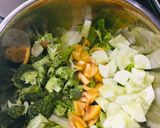 A picture of step 3 of Veggies Salad.