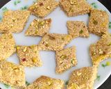 तिळ गुळाची चिक्की (til gudachi chikki recipe in marathi) रेसिपी स्टेप 6 फोटो