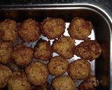 A picture of step 3 of Rice Balls.